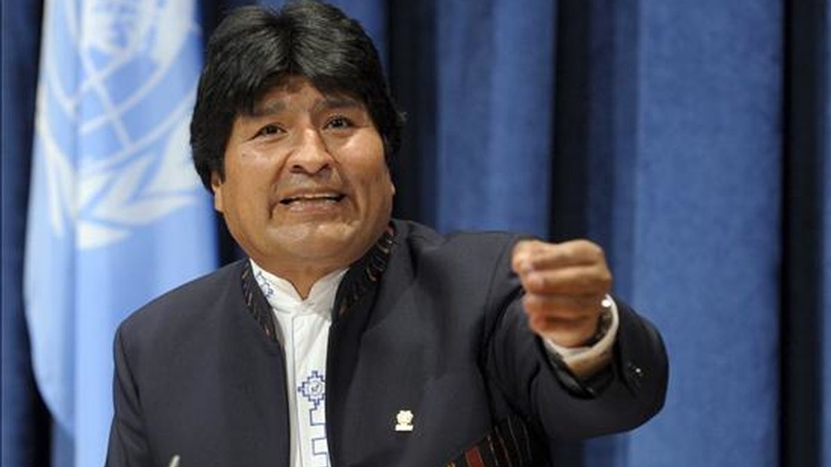 El presidente de Bolivia, Evo Morales, declaró que la Constitución "dice textualmente que se acepta una sola elección y una sola reelección", pero que la actual "es la primera gestión" desde que está en vigor la nueva Carta Magna. EFE/Archivo El presidente de Bolivia, Evo Morales, declaró que la Constitución "dice textualmente que se acepta una sola elección y una sola reelección", pero que la actual "es la primera gestión" desde que está en vigor la nueva Carta Magna. EFE/Archivo