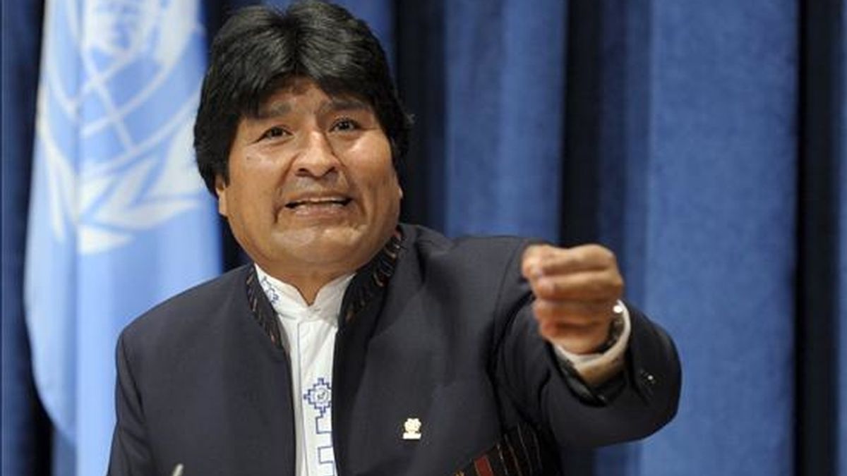 El presidente de Bolivia, Evo Morales, declaró que la Constitución "dice textualmente que se acepta una sola elección y una sola reelección", pero que la actual "es la primera gestión" desde que está en vigor la nueva Carta Magna. EFE/Archivo