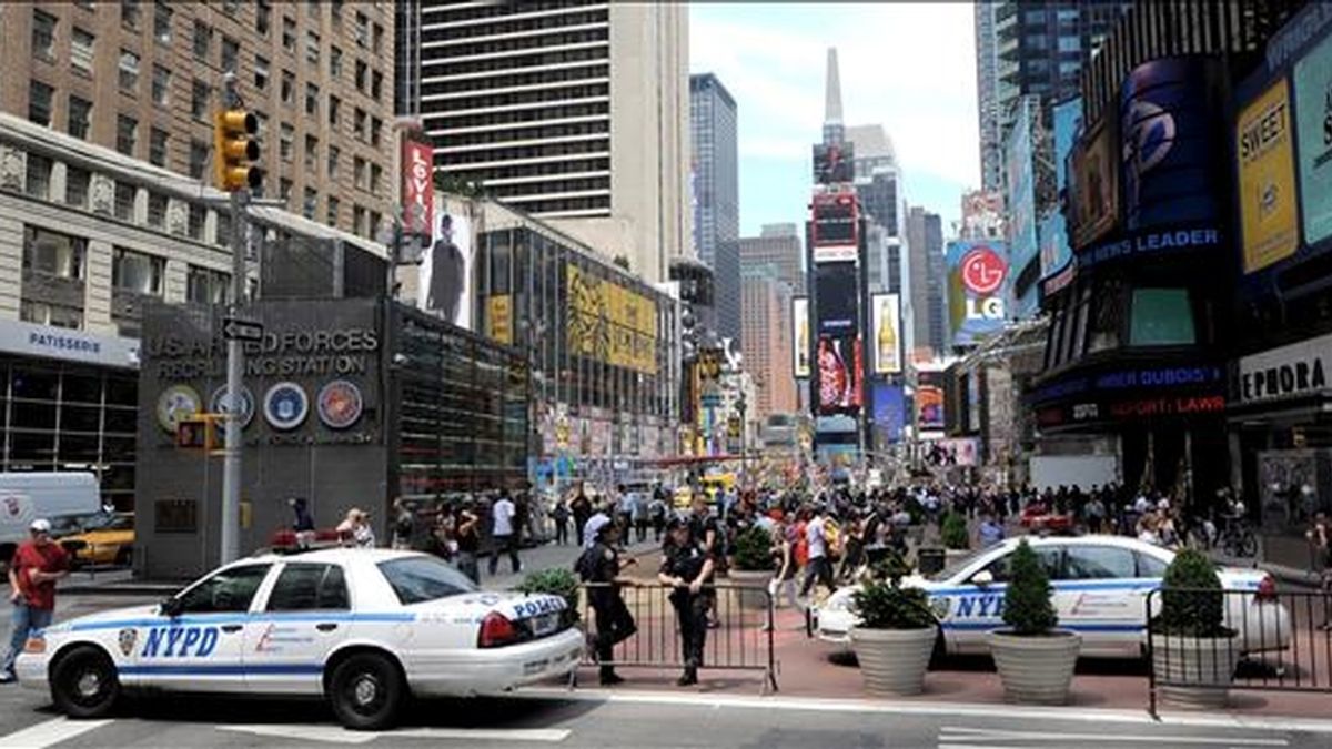El pasado primero de mayo las autoridades de Nueva York descubrieron un vehículo que había sido preparado con la intención de que explotara en plena plaza de Times Square. Registro del operativo policial ese día en Nueva York. EFE/Archivo