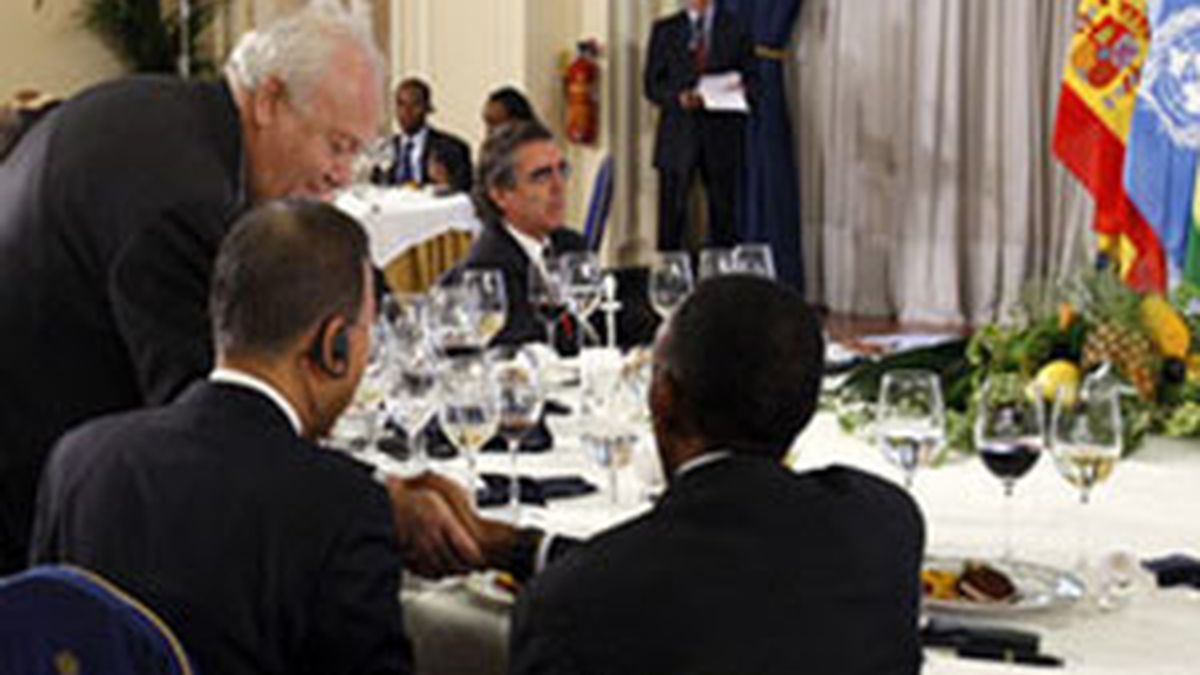 El ministro de Asuntos Exteriores, Miguel Ángel Moratinos, se encargó de recibir al presidente de Ruanda, Paul Kagame. Vídeo: ATLAS.