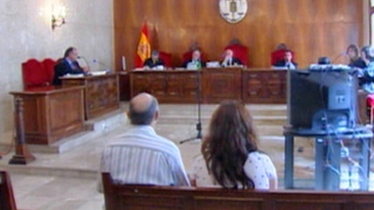 El matrimonio acusado durante la primera sesión del juicio. Foto: Mallorcadiario.com
