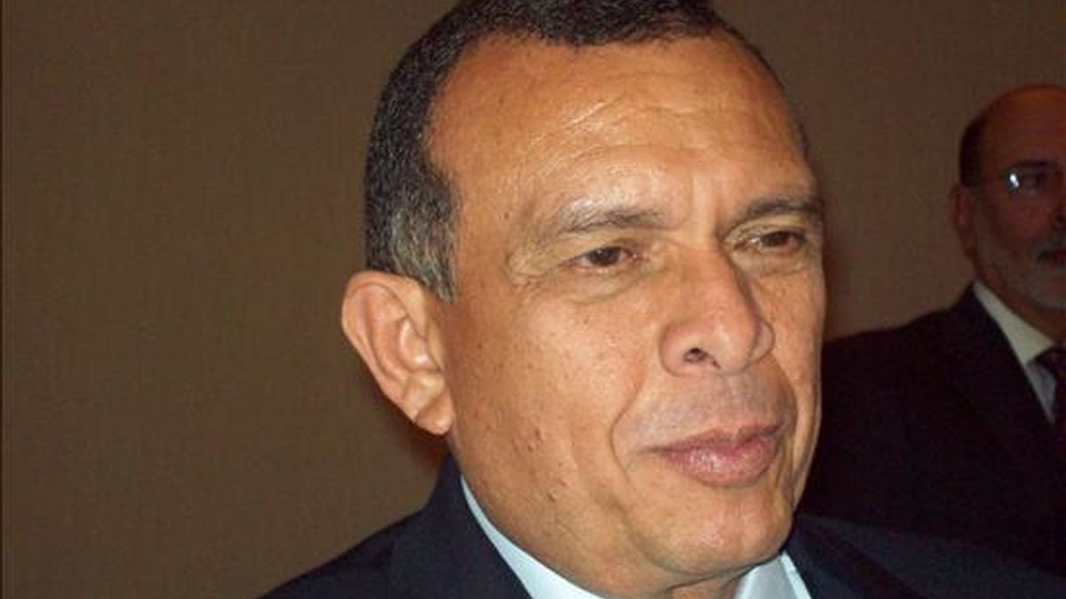 El presidente de Honduras, Porfirio Lobo, no ha sido invitado a esta cumbre que se celebra los días 3 y 4 de diciembre en Mar del Plata (Argentina), pues su país sigue suspendido en la Organización de Estados Americanos (OEA) debido al golpe del 28 de junio de 2009. EFE/Archivo