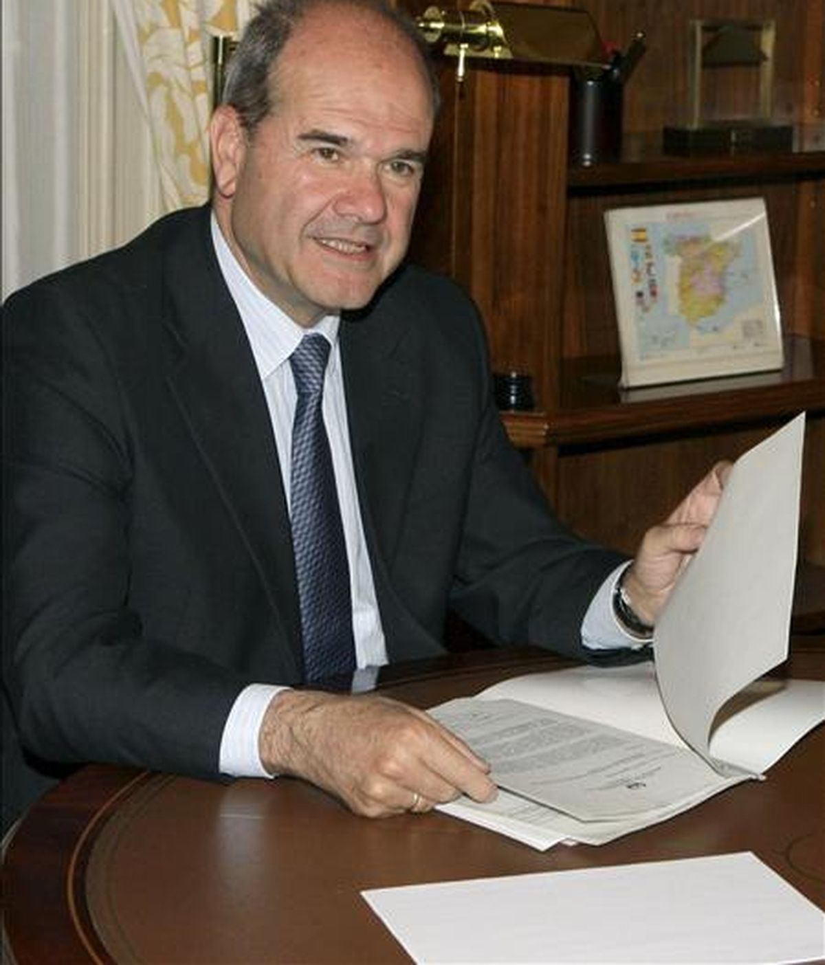 El vicepresidente tercero y titular de Política Territorial, Manuel Chaves. EFE/Archivo