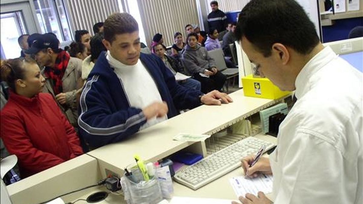 Bajo esta extensión, los salvadoreños con TPS son elegibles para registrarse de nuevo y mantener su estatus por otros 18 meses. EFE/Archivo Bajo esta extensión, los salvadoreños con TPS son elegibles para registrarse de nuevo y mantener su estatus por otros 18 meses. EFE/Archivo