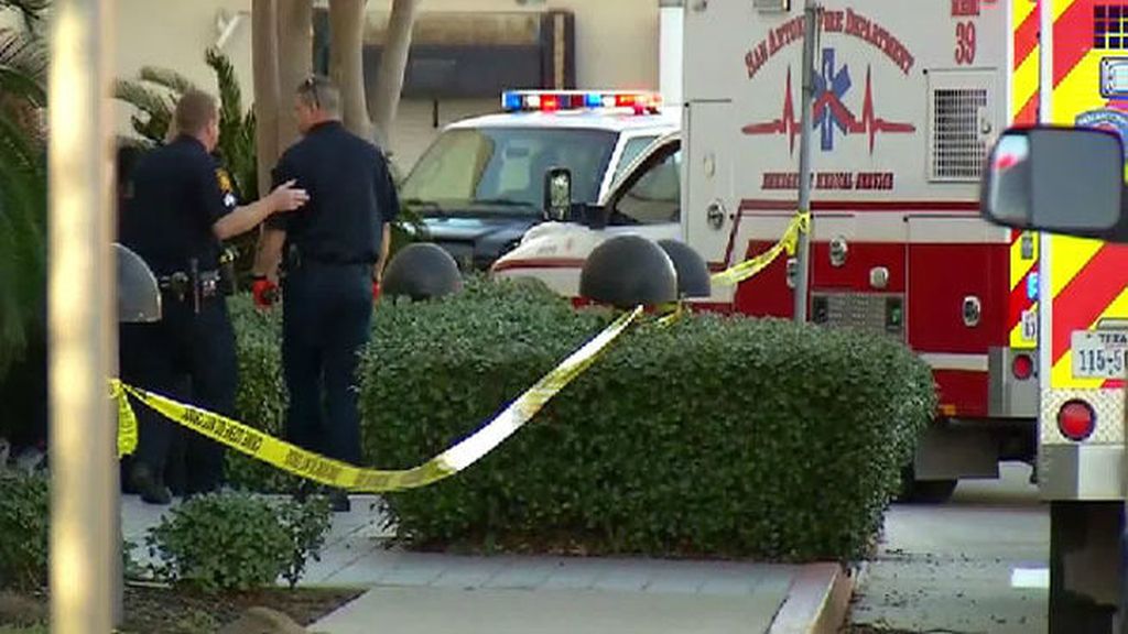 Asesinan a un hombre al intentar frustrar un robo en un centro comercial en Texas