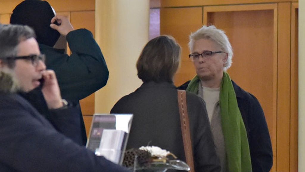 Madre, tía y hermano, los primeros en llegar