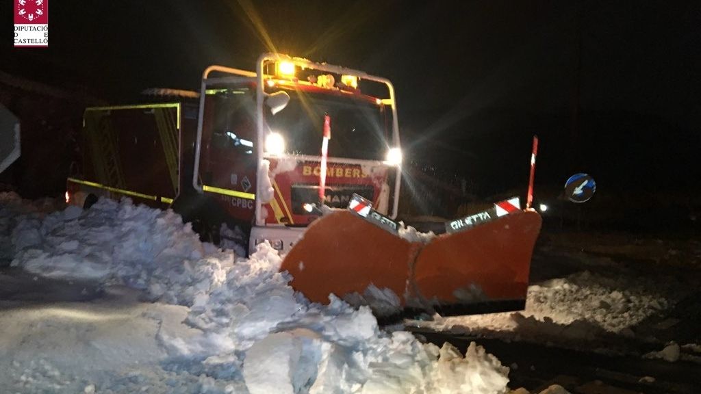 La nieve obliga a cortar numerosas carreteras en la provincia de Castellón