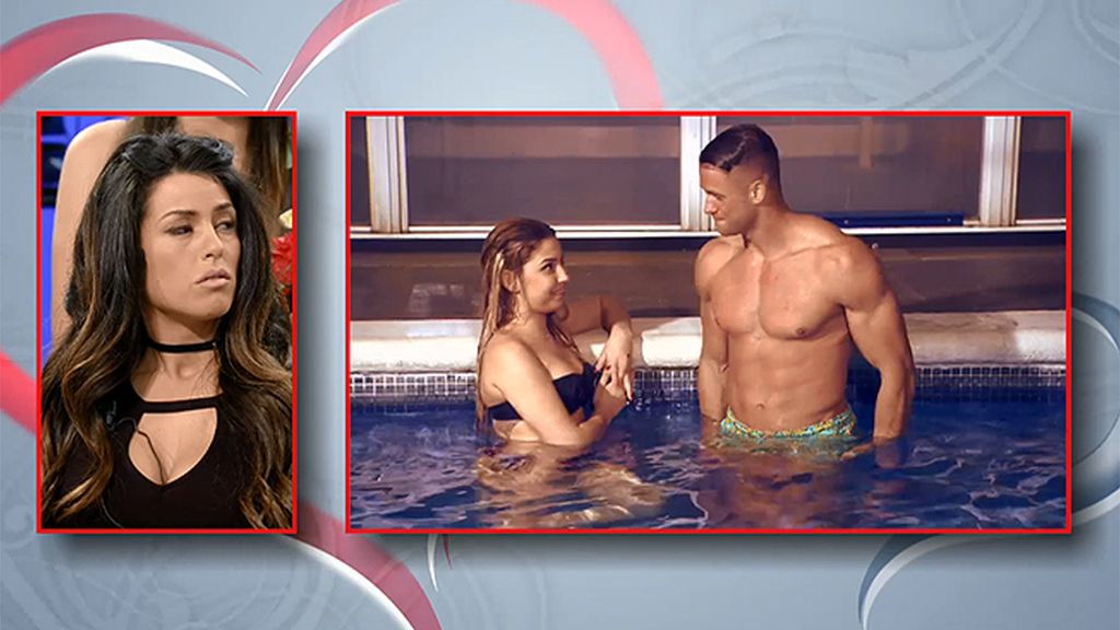 Un primer encuentro en la piscina del amor
