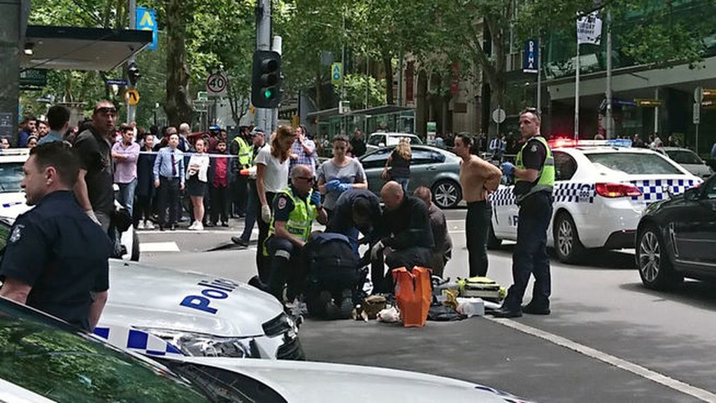 Pánico en Melbourne: Un conductor mata con su coche a tres peatones
