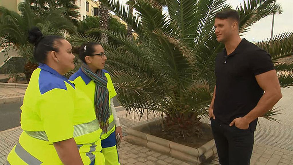 Fabio es todo un fenómeno de masas... ¡¡Por las calles de su pueblo!! 😂😂😂