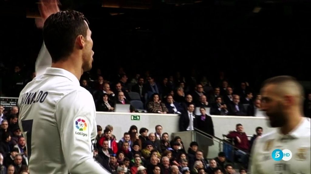El enfado de Cristiano y los pitos del Bernabéu por el juego del equipo