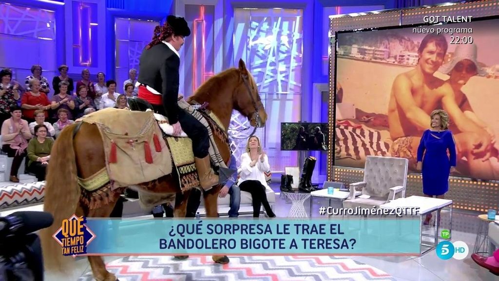 Bigote Arrocet sufre una tremenda caída de un caballo en pleno plató