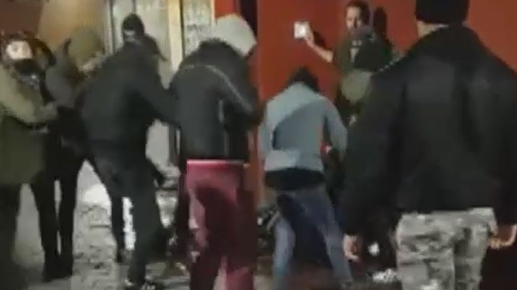 Una decena de personas propinan una brutal paliza a una joven en Murcia