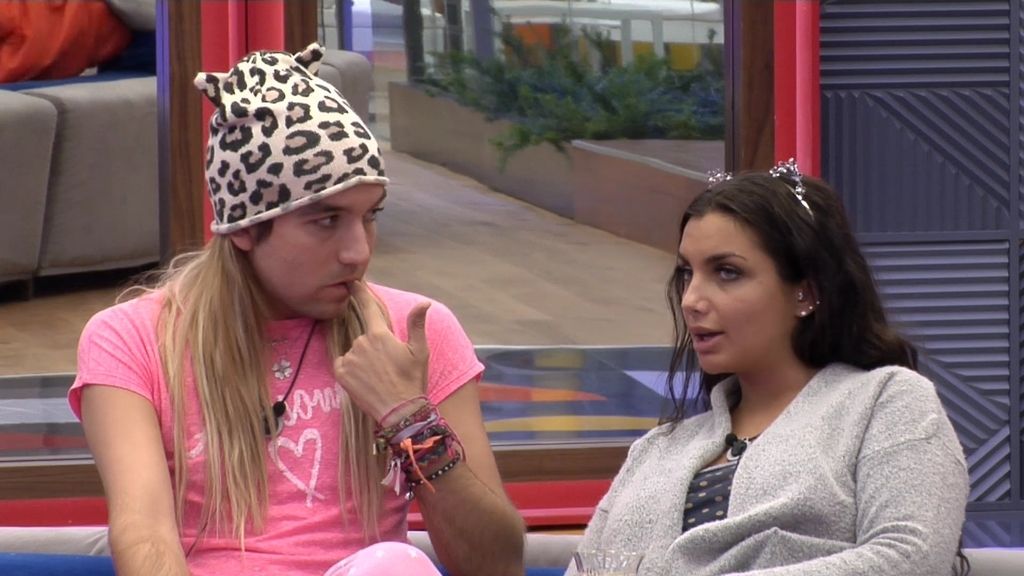 Aless y Daniela empiezan a distanciarse de Elettra: "Le voy a decir que es una falsa"