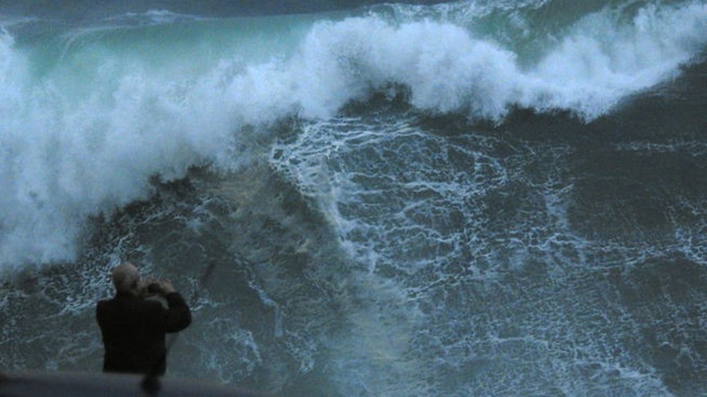Las olas alcanzan 17 metros en Baiona