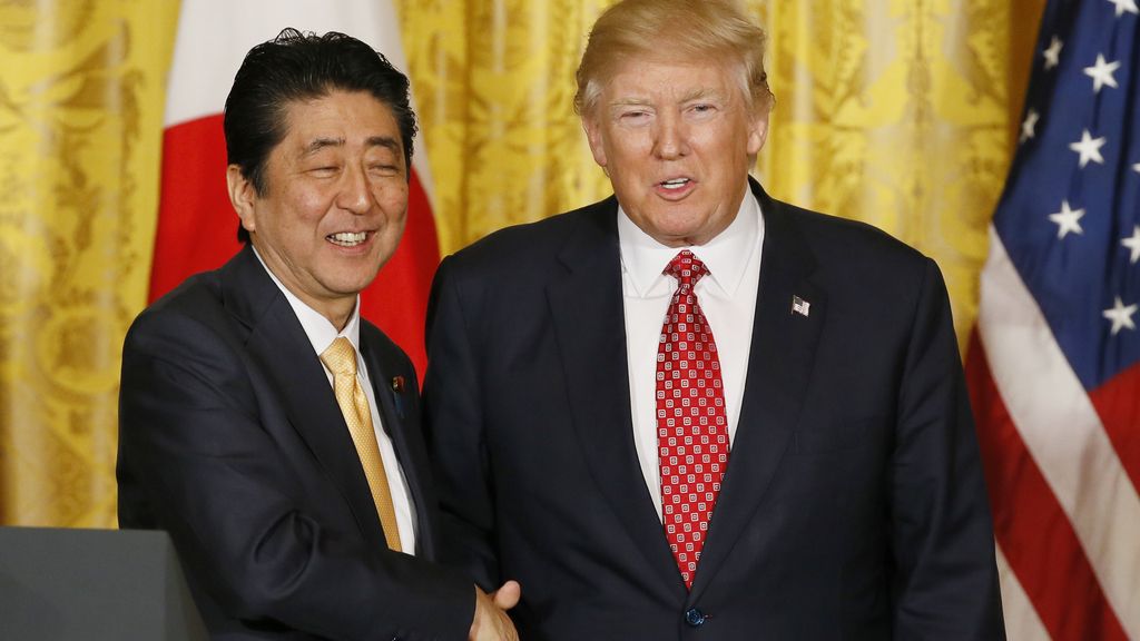 La 'llamada de atención' del primer ministro japonés a Trump