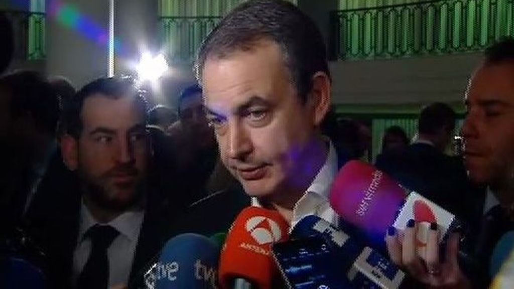 Zapatero defiende el derecho de expresión de los que arroparon a Mas