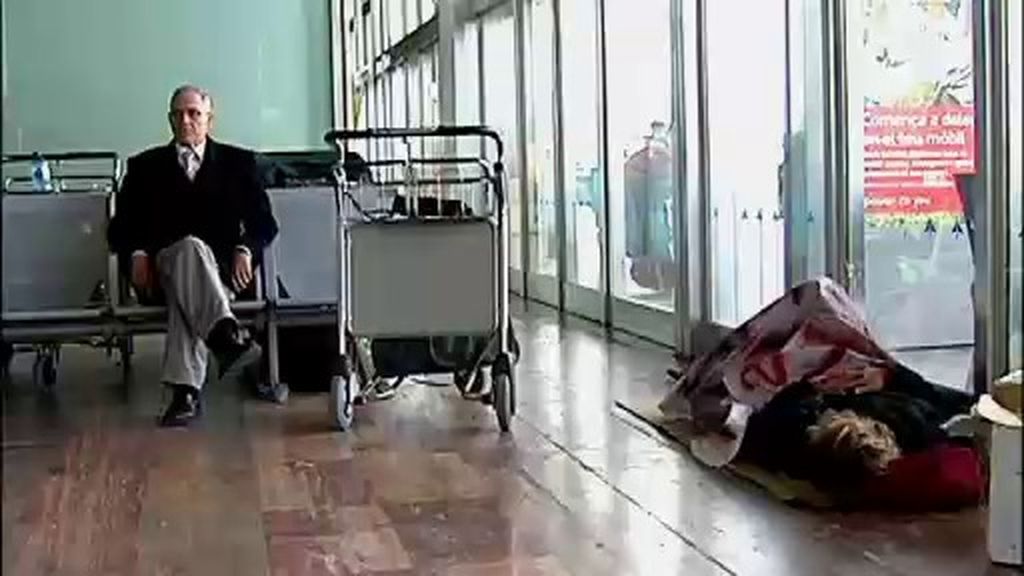 La seguridad del aeropuerto del Prat, acusada de acosar a los mendigos