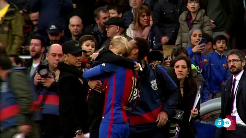 El cariñoso gesto de Neymar con su hijo antes de jugar ante el Athletic