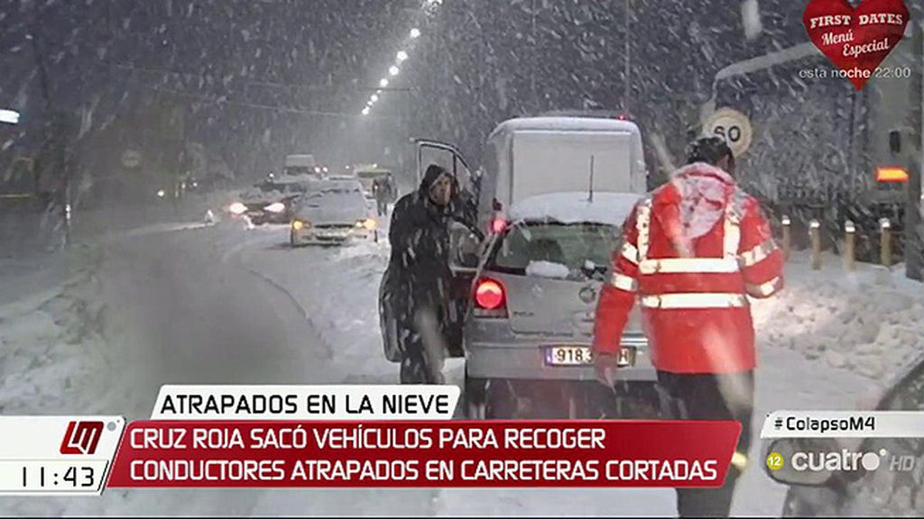 Más de 1600 personas atrapadas en la nieve durante la noche por el temporal