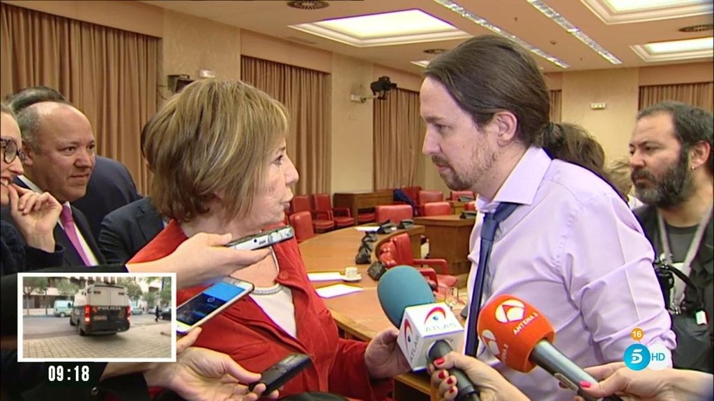El encontronanzo entre Pablo Iglesias y Celia Villalobos en la comisión de pensiones