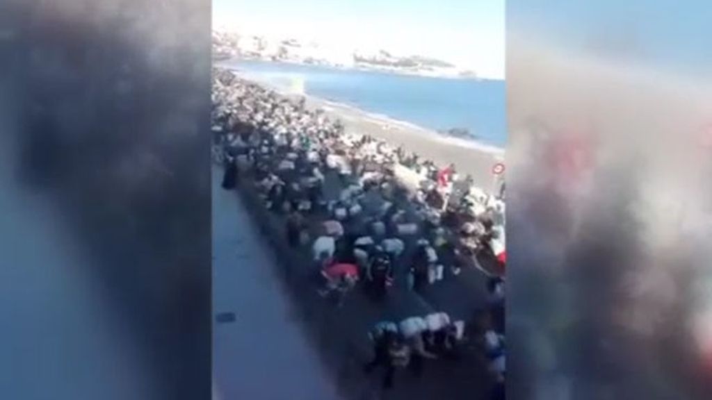 Estampida de porteadores tratados como animales de carga en la frontera de Ceuta