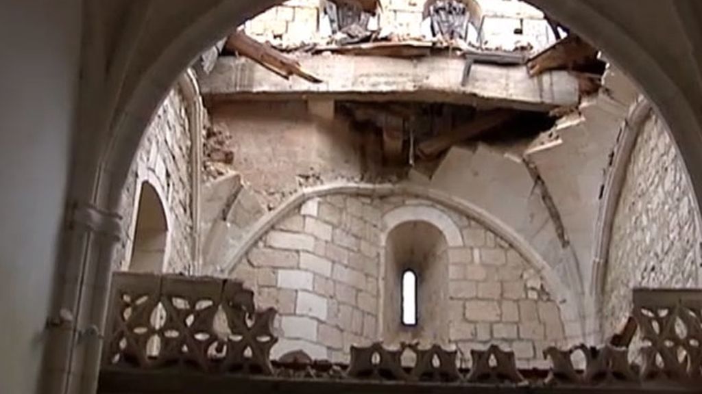 El viento destruye la bóveda y el coro de una iglesia del siglo XVI en Burgos