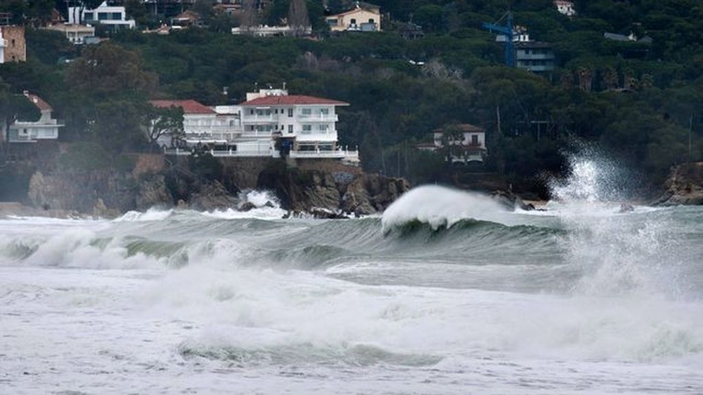 Alerta en Cataluña y Baleares por un temporal de lluvia y vientos