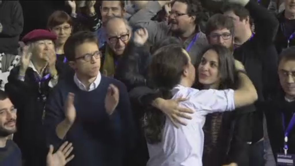 La entrada triunfal de Pablo Iglesias en Vistalegre tras arrollar en las votaciones