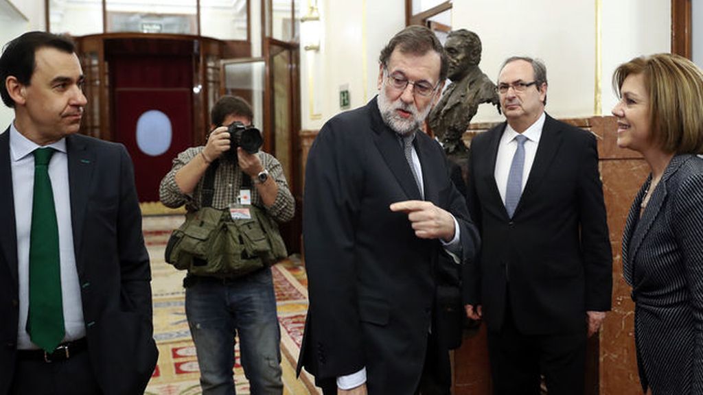 Rajoy critica que "algunos" quieran hacer un referéndum "ilegal": "Y además lo dicen"