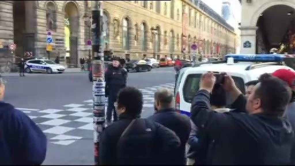 Ataque terrorista con machete en el Louvre
