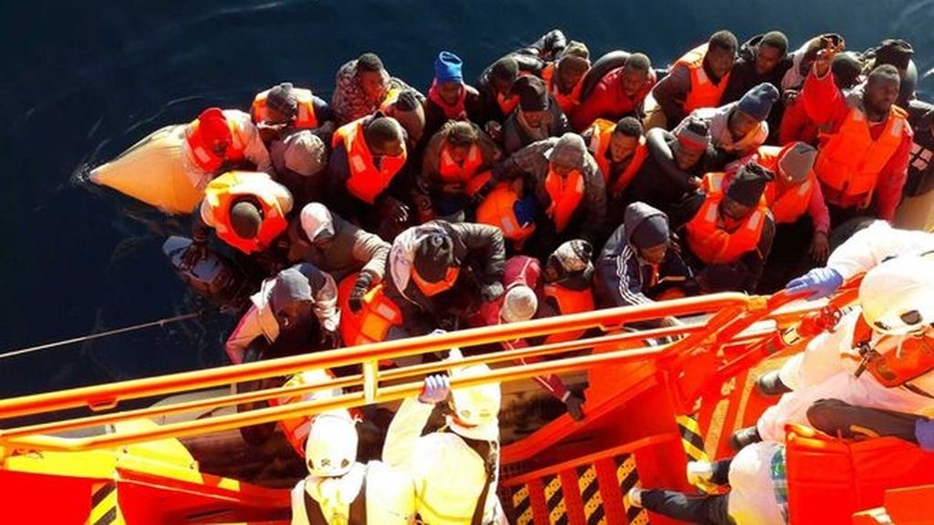 Rescatados 73 inmigrantes cerca de la costa de Almería