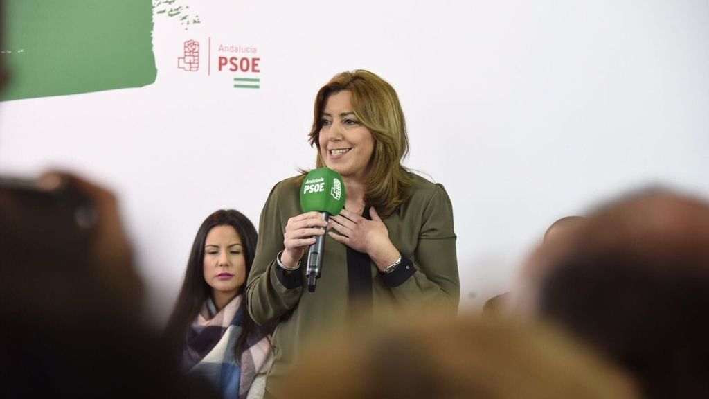 Susana Díaz da la bienvenida a Sánchez y señala que “los militantes decidirán”