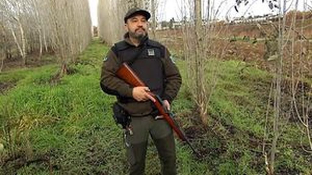 Los agentes rurales catalanes con chalecos antibalas, armados y de tres en tres