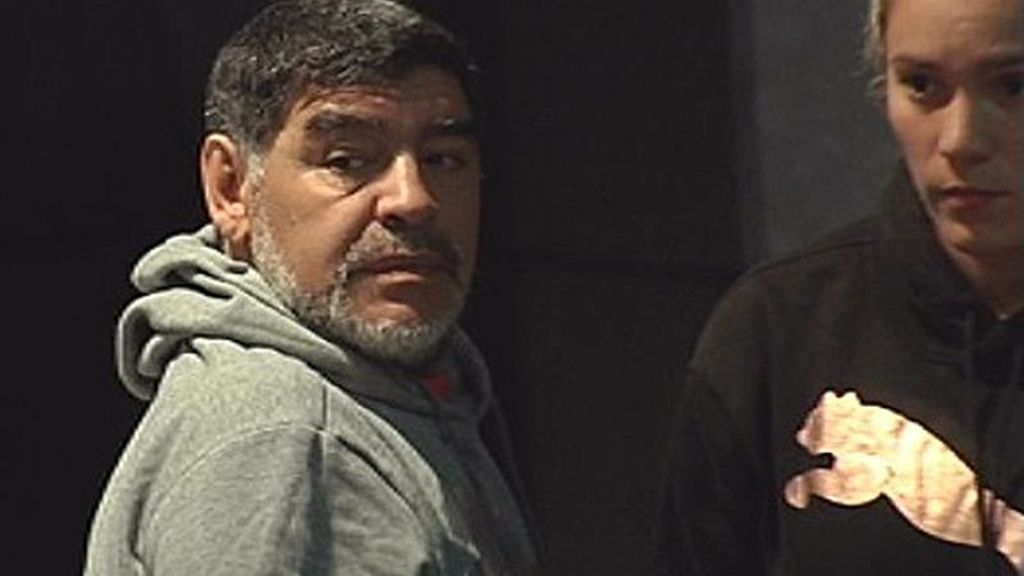 Maradona a un periodista: “Si yo te pego mano a mano te estropeo”