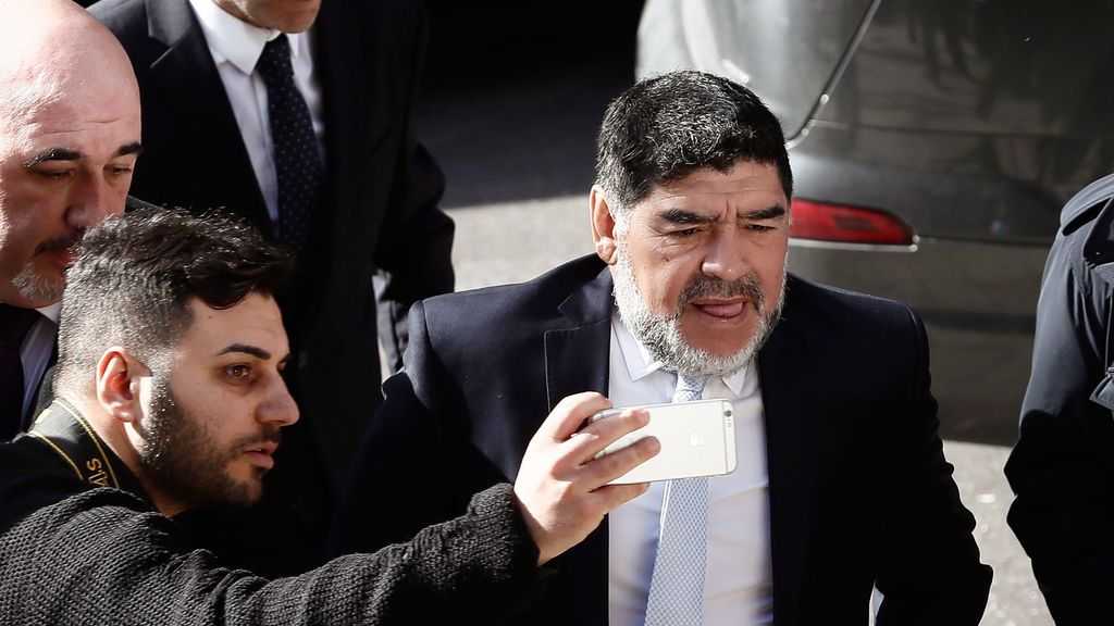 Otra vez el mito de Maradona cae por los suelos