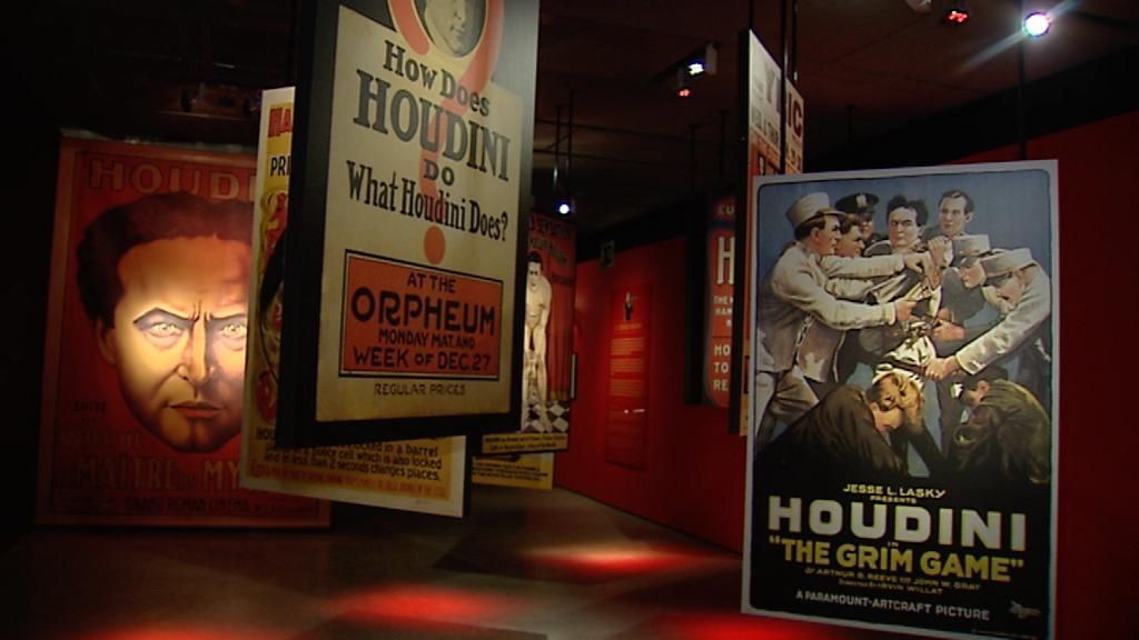 ¡Pasen y vean!: el gran Houdini en plena Gran Vía
