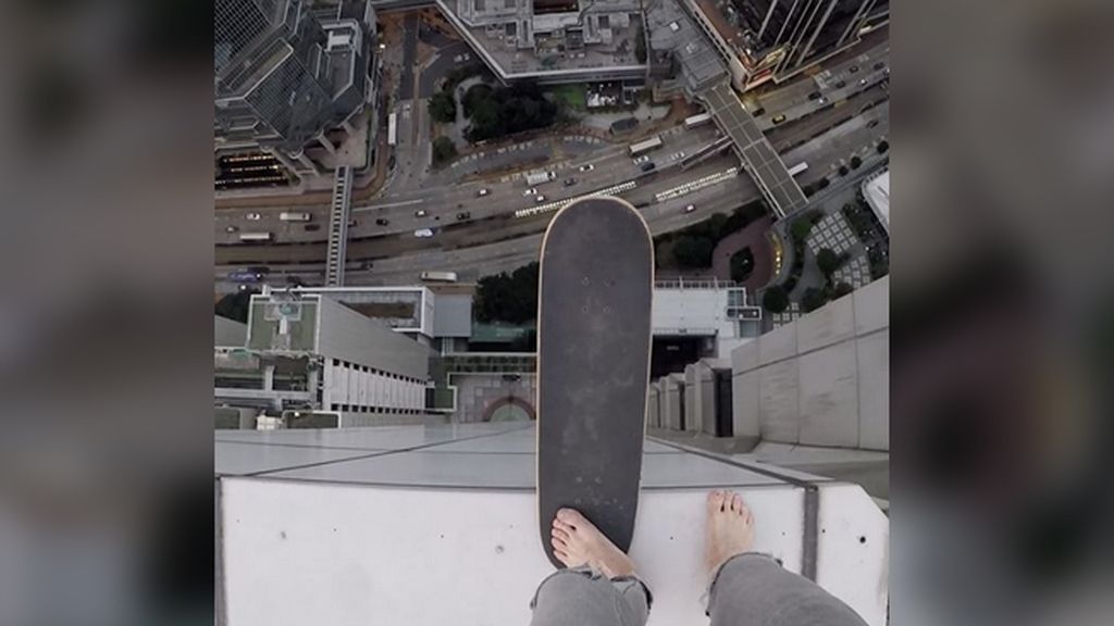 De gimnasta a acróbata de los rascacielos, sorprende al mundo con su último desafío