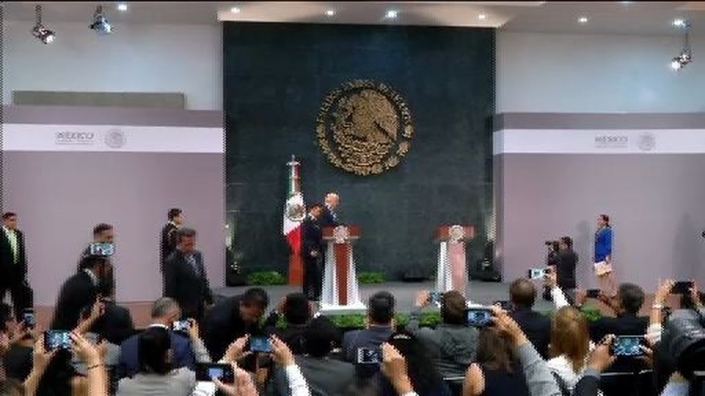 Los presidentes de EEUU y México acuerdan no hablar del muro en público