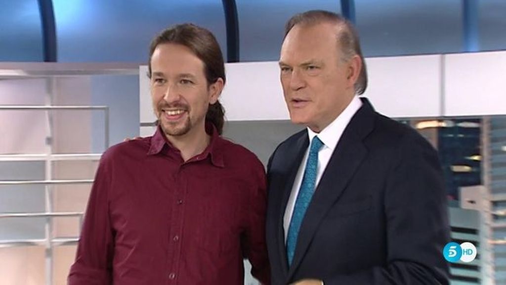Pedro Piqueras entrevista a Pablo Iglesias en Informativos Telecinco