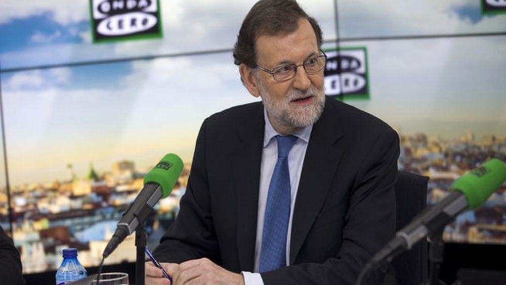 Rajoy espera que sea la meteorología la que permita bajar la luz