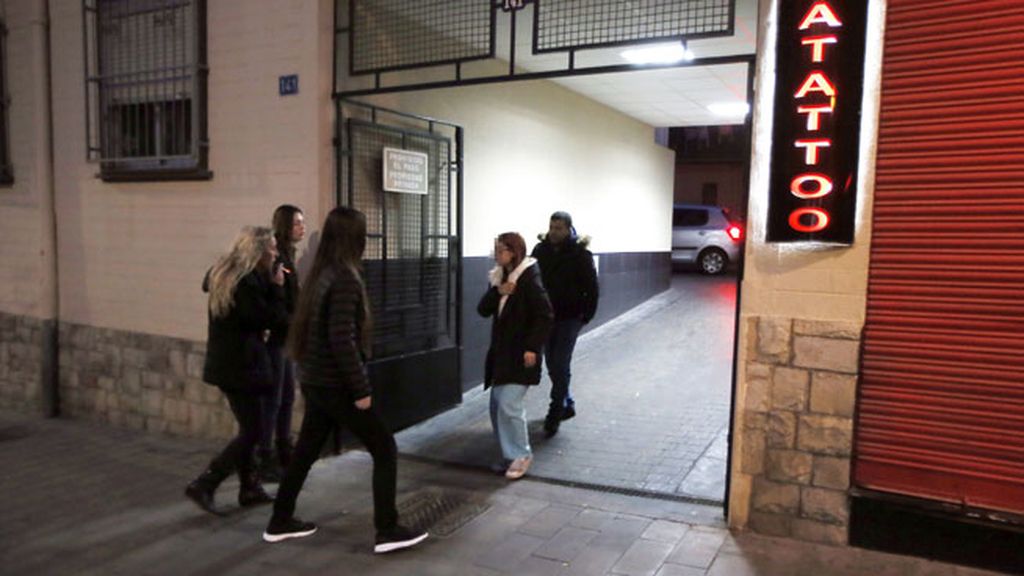 Mueren tres personas de la misma familia enterradas entre kilos de ropa en Alicante