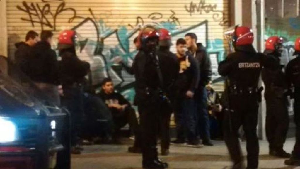 Pelea ultras Athletic Apoel