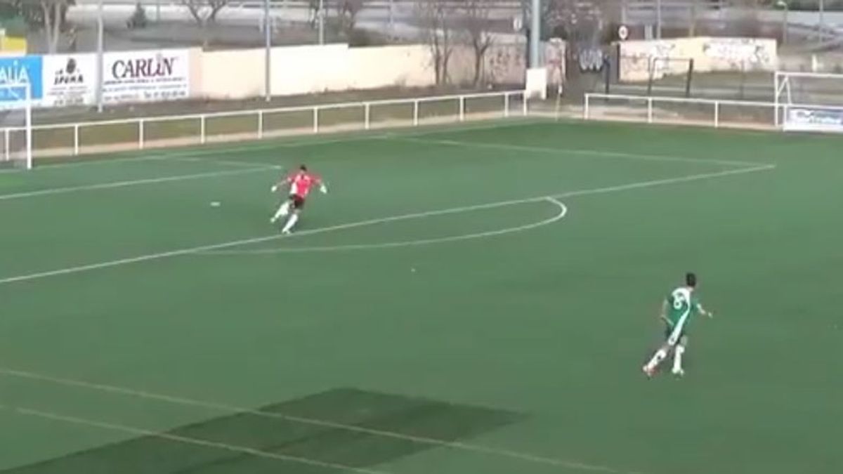 Golazo del portero del Pozuelo Golazo del portero del Pozuelo