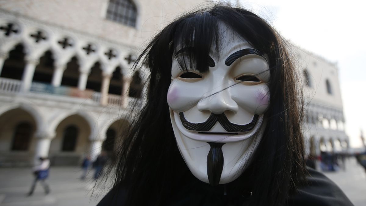 Anonymous se revela contra Trump