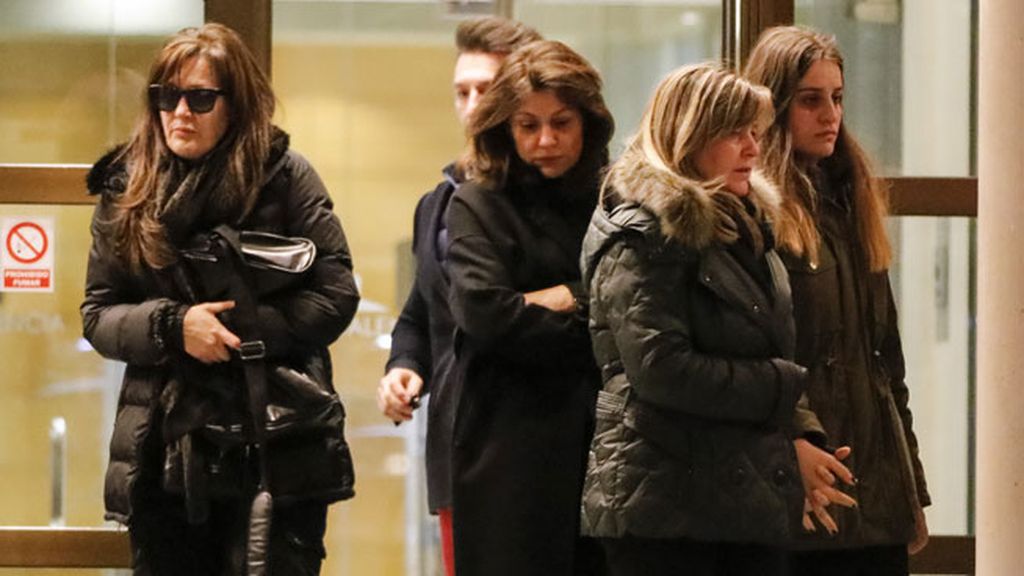 Último adiós en familia en el Tanatorio de Palencia