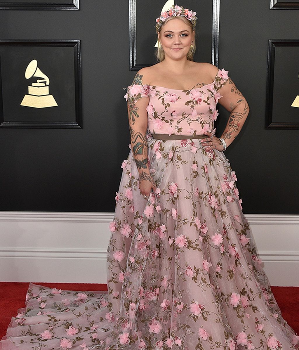 Elle King en la alfombra roja