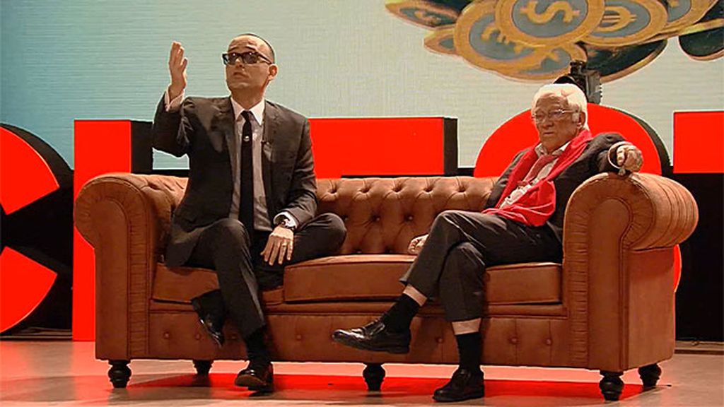 El presentador monta en cólera ante los ataques al sacerdote