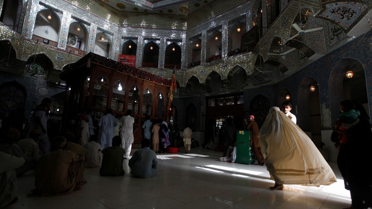 Mueren 72 personas en un ataque suicida del Estado Islámico en Pakistán