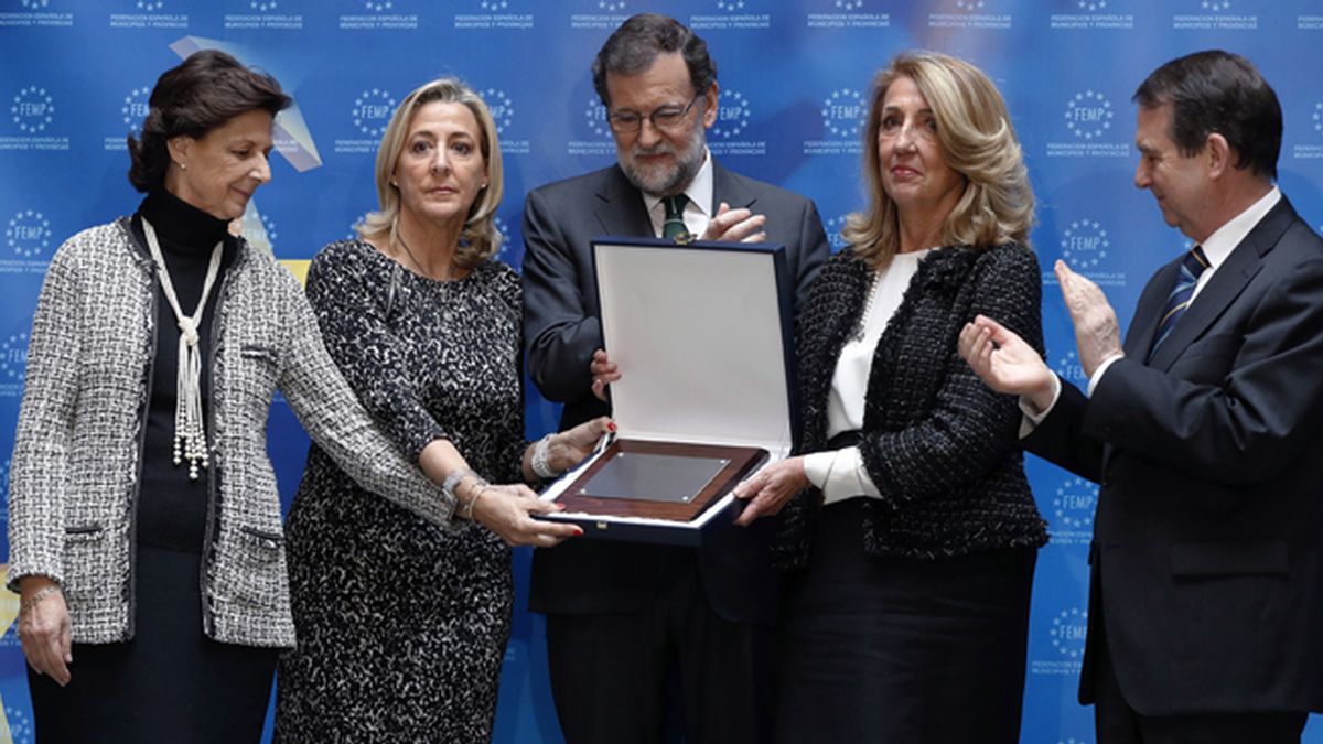 Rajoy, del homenaje a Rita: "Es también para tantos a los que el terrorismo arrebató la vida" Rajoy, del homenaje a Rita: "Es también para tantos a los que el terrorismo arrebató la vida"
